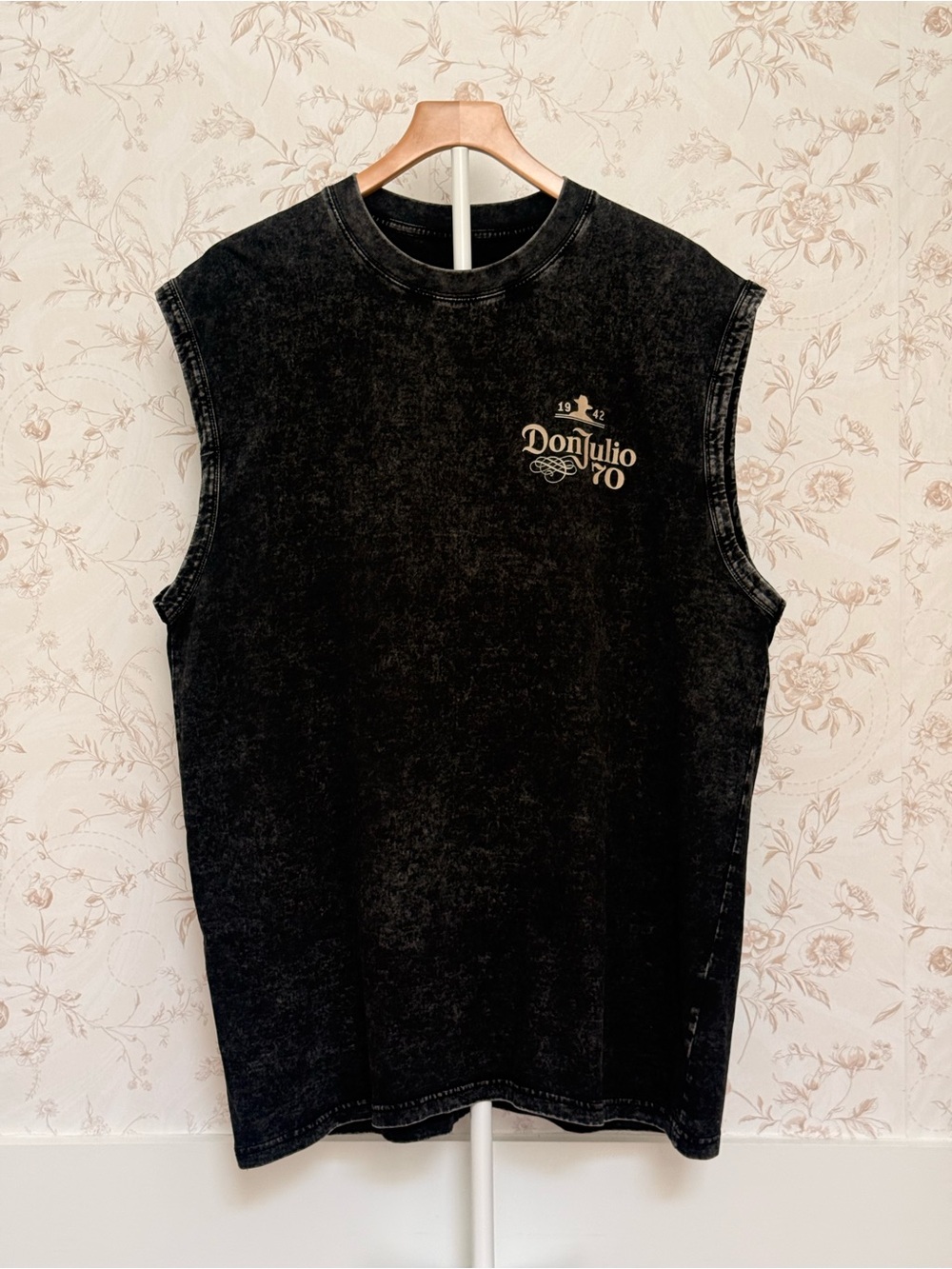 SHEIN Black Washed Sleeveless Muscle Tee with Chest Logo